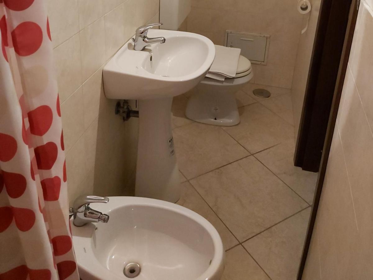 Bed and Breakfast La Stradina Trani Exterior foto